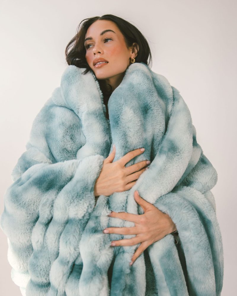 Extreme Ultra Cloud Smoke Blue Blanket