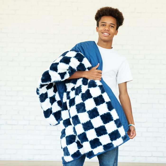 MinkyAnywhereBlanket115.jpg MinkyAnywhereBlanket115.jpg