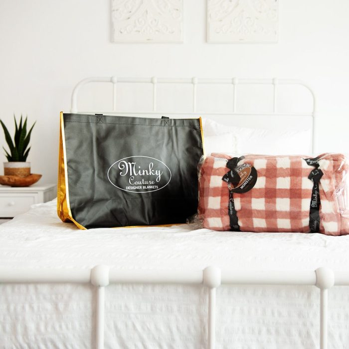 MinkyGiftBag76.jpg MinkyGiftBag76.jpg