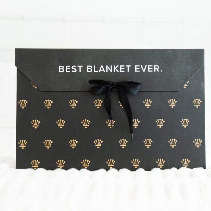 MinkyGiftBoxBlackRibbon039.jpg MinkyGiftBoxBlackRibbon039.jpg