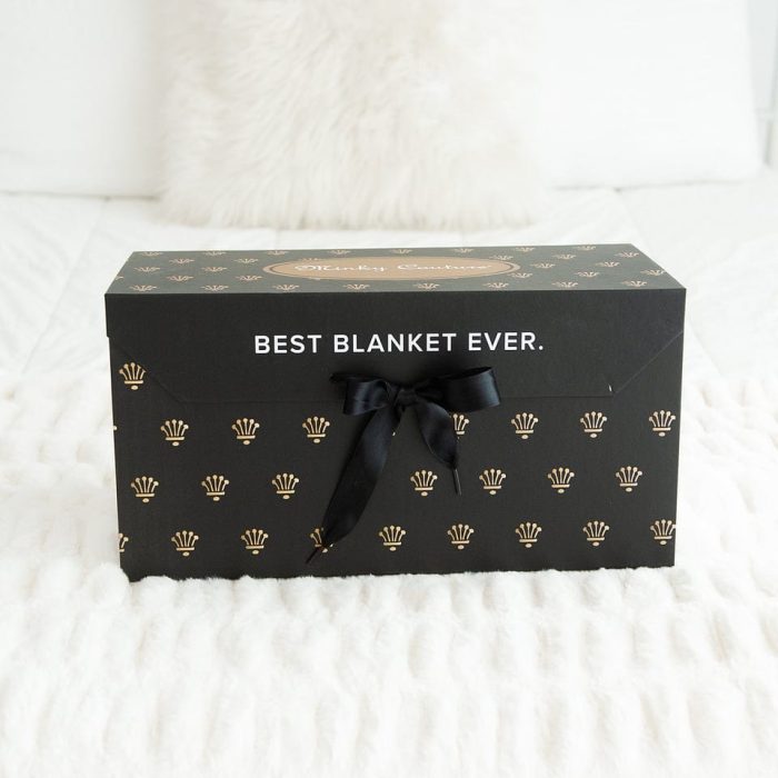 MinkyGiftBoxBlackRibbon042.jpg MinkyGiftBoxBlackRibbon042.jpg