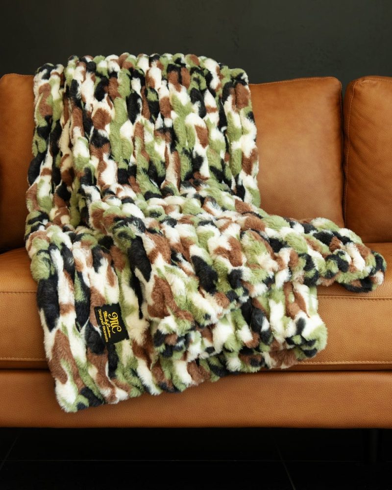Hugs Camo Green Blanket