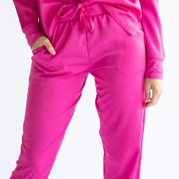 mustbesatinhotpink-3.jpg
